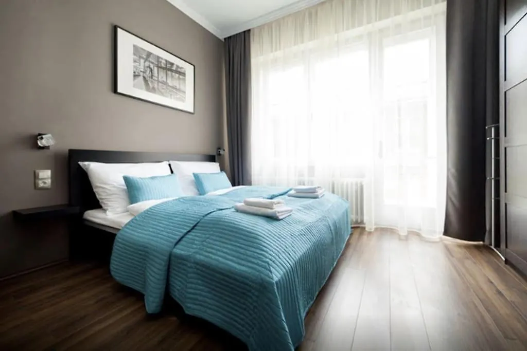 Art Deco Apartment 3 Bedroom, 3 Bathroom, Balcony Budapest