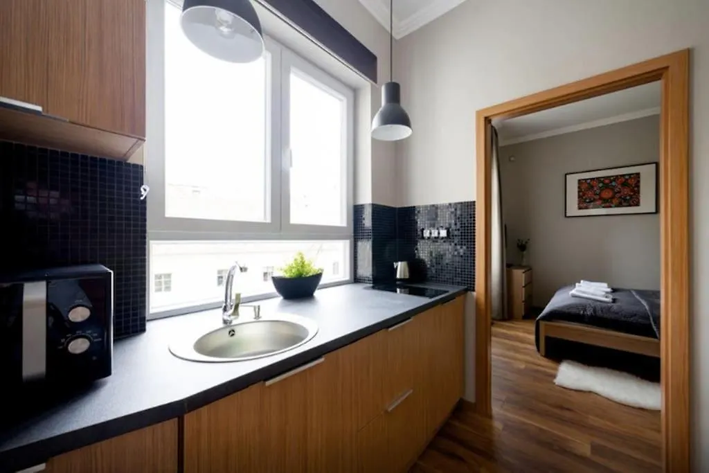 Art Deco Apartment 3 Bedroom, 3 Bathroom, Balcony Budapest