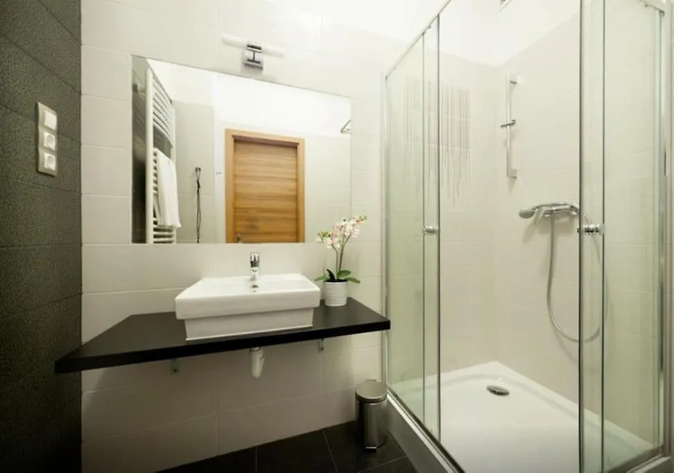 Art Deco Apartment 3 Bedroom, 3 Bathroom, Balcony Budapest