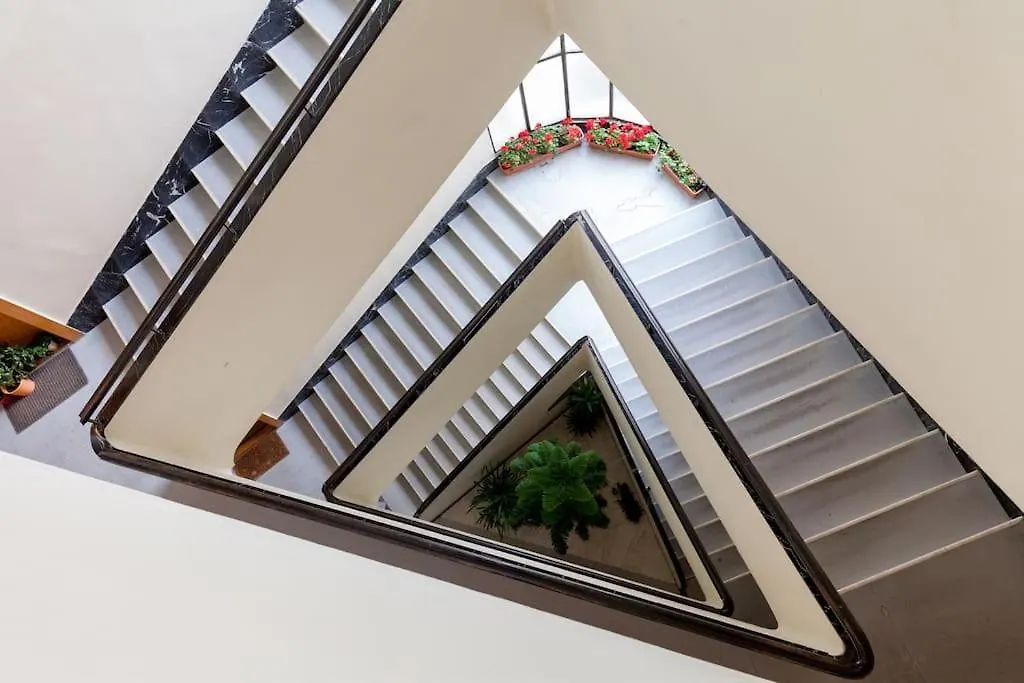 Art Deco Apartment 3 Bedroom, 3 Bathroom, Balcony Budapest