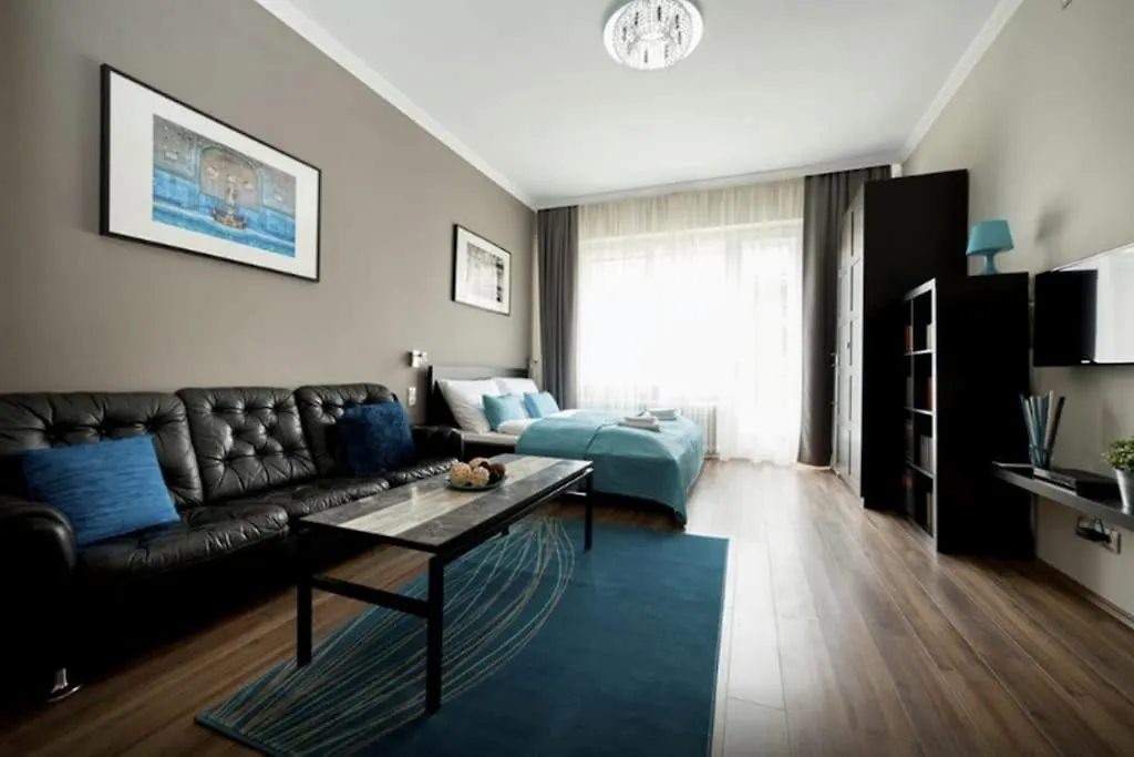 Art Deco Apartment 3 Bedroom, 3 Bathroom, Balcony Budapest