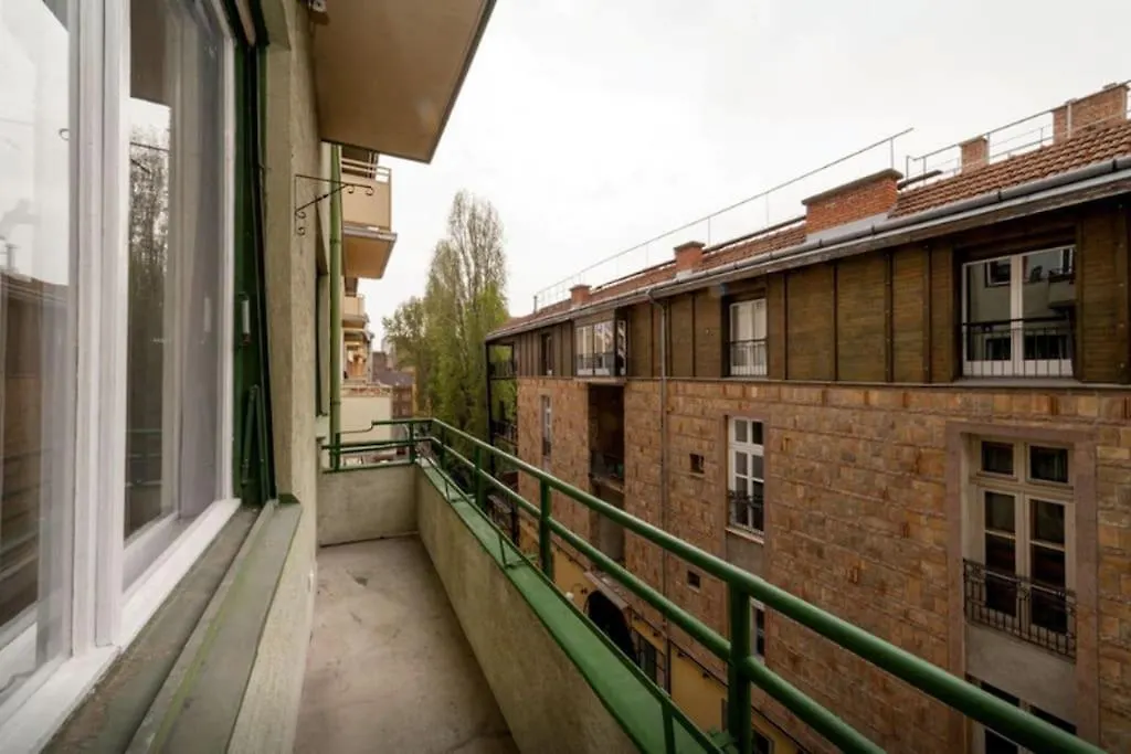 Art Deco Apartment 3 Bedroom, 3 Bathroom, Balcony Budapest